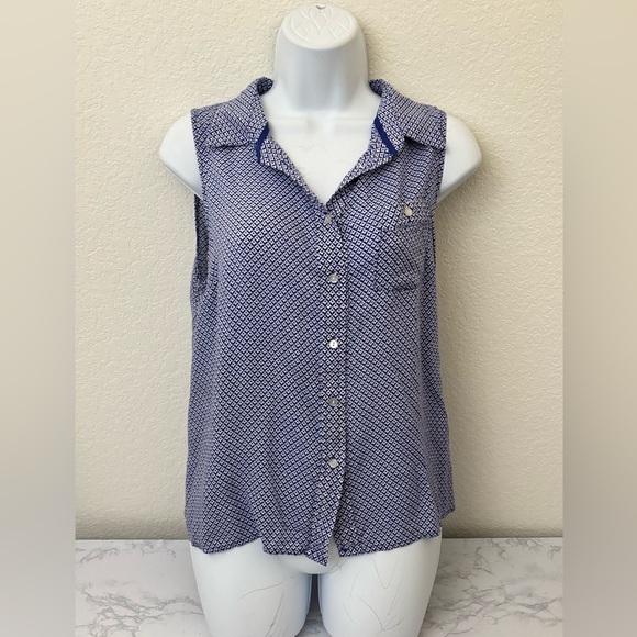 unbranded Tops - Women’s Sleeveless Button Down Shirt Size PXL Petite Blue Rayon Pocket Collar​​
